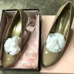 Bandolino  comfy pumps